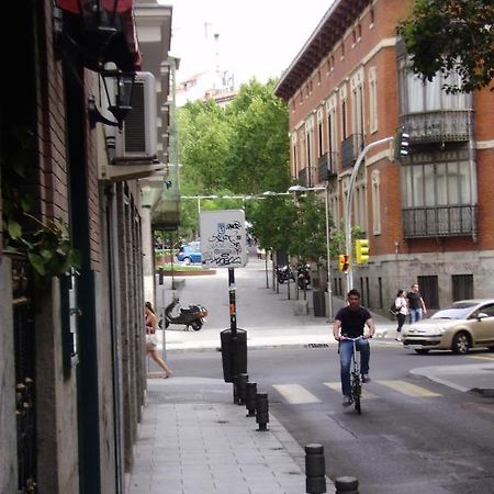 Hostal Miguel Angel Madrid Bagian luar foto